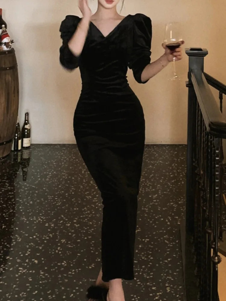 Queensays Vintage Black Velvet Midi Dresses for Women 2023 Autumn New Elegant Evening Party Birthday Slim Long Sleeve Female Clothing Robe
