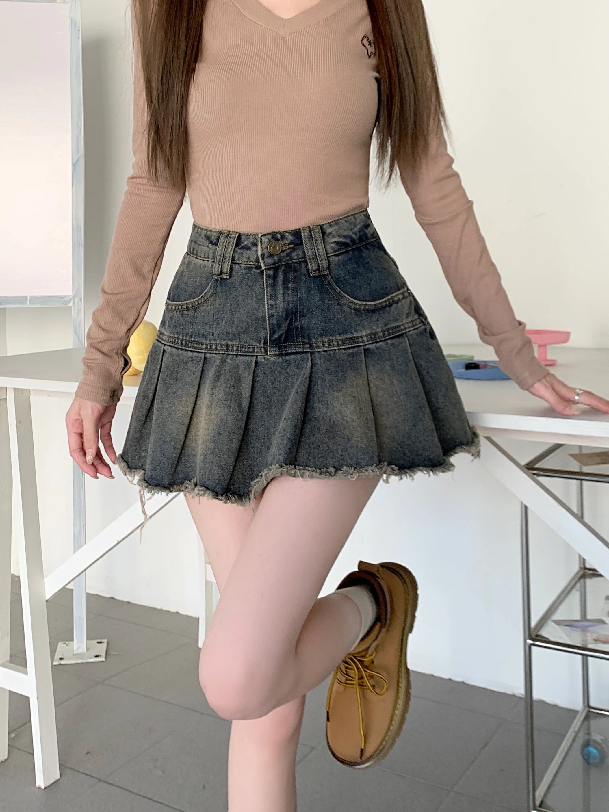 Queensays Women's Summer Cute Denim Short Skirt High Waist Burr Edge Spliced Casual A-line Harajuku Korean Style Y2K Mini Pleated Skirt