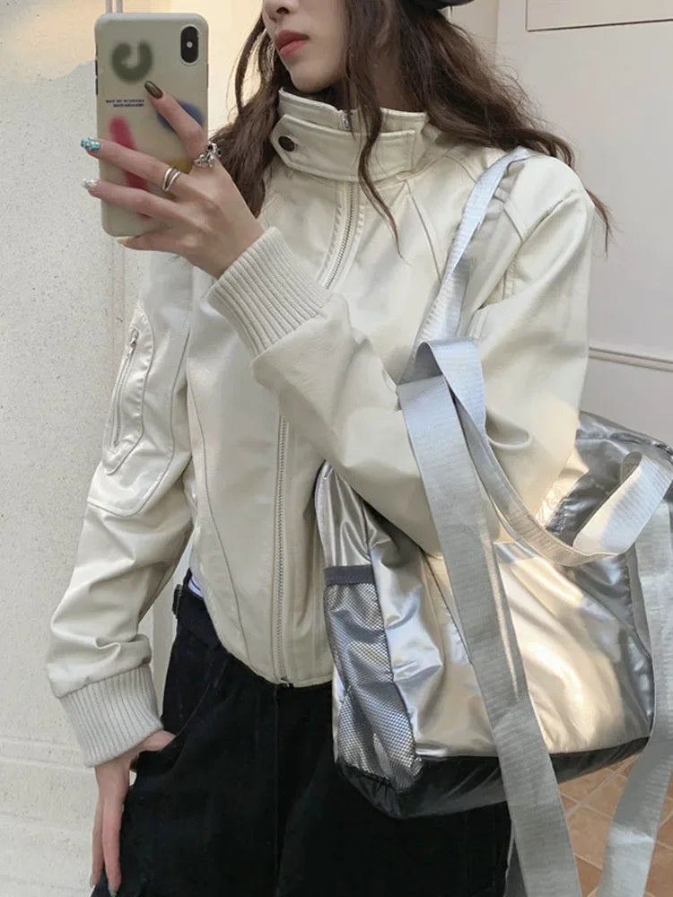 Queensays Stand Collar Zipper Woman Pu Jackets Loose Casual Motorcycle Jaquetas Retro Cropped White Leather Jackets Autumn 2023 New Coats